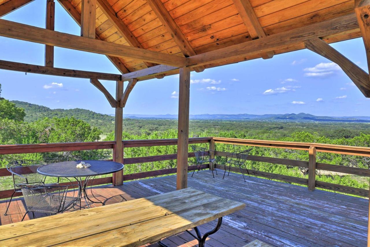 Utopia Family Home With Mountain Viewing Deck! Eksteriør bilde